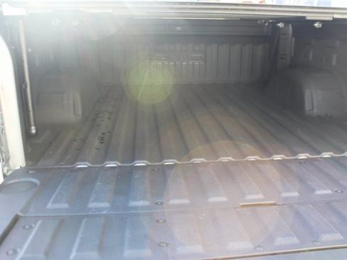 Used 2023 GMC Sierra 1500 SLT image 6