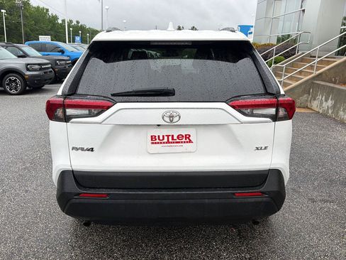 Used 2020 Toyota RAV4 XLE FWD image 5