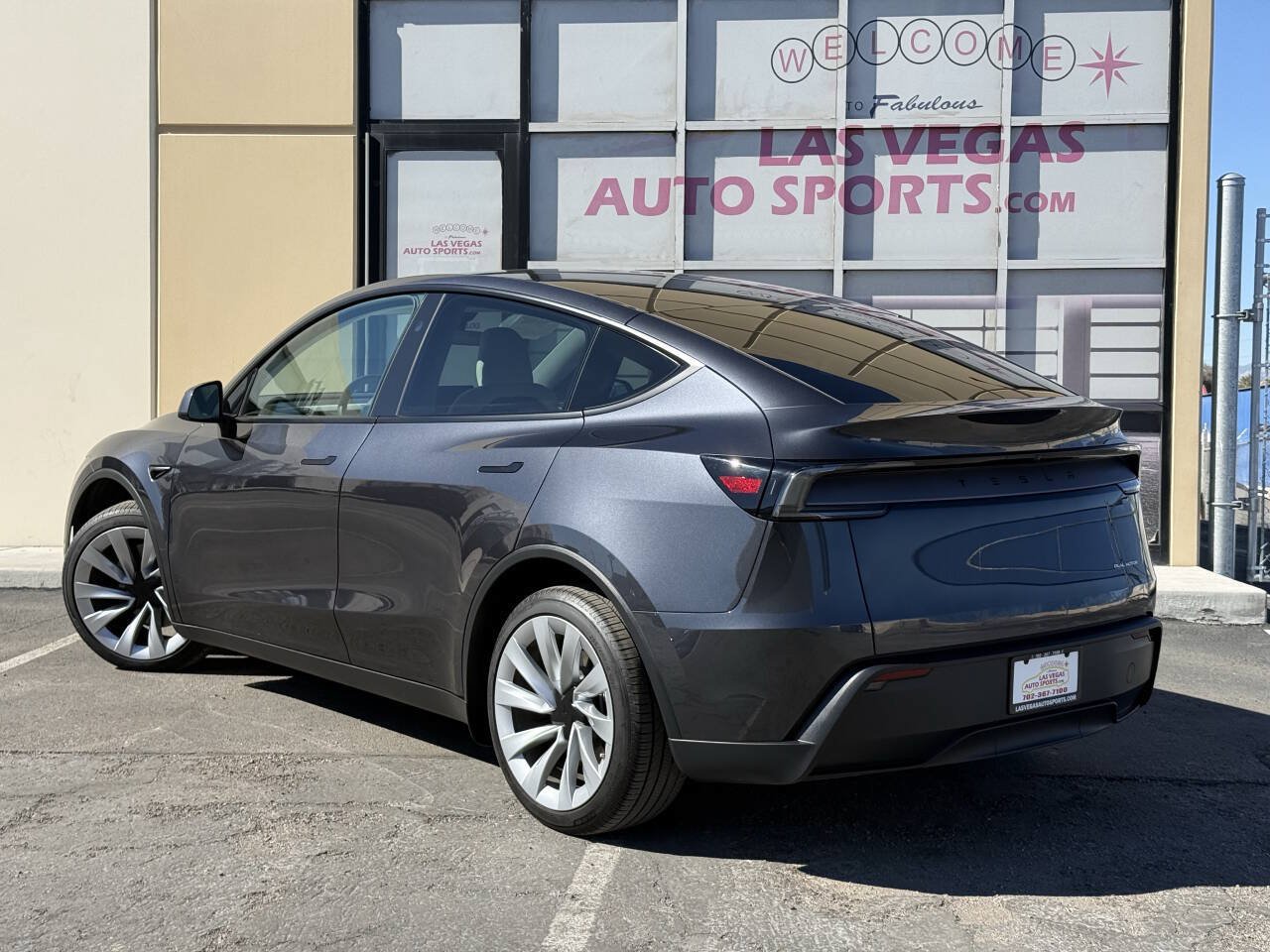 Used 2026 Tesla Model Y Long Range AWD/4WD image 9