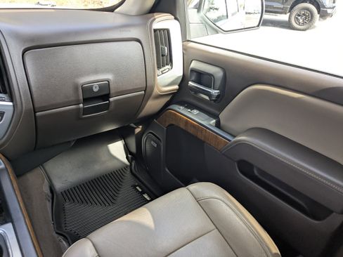 Used 2018 GMC Sierra 1500 SLT image 16