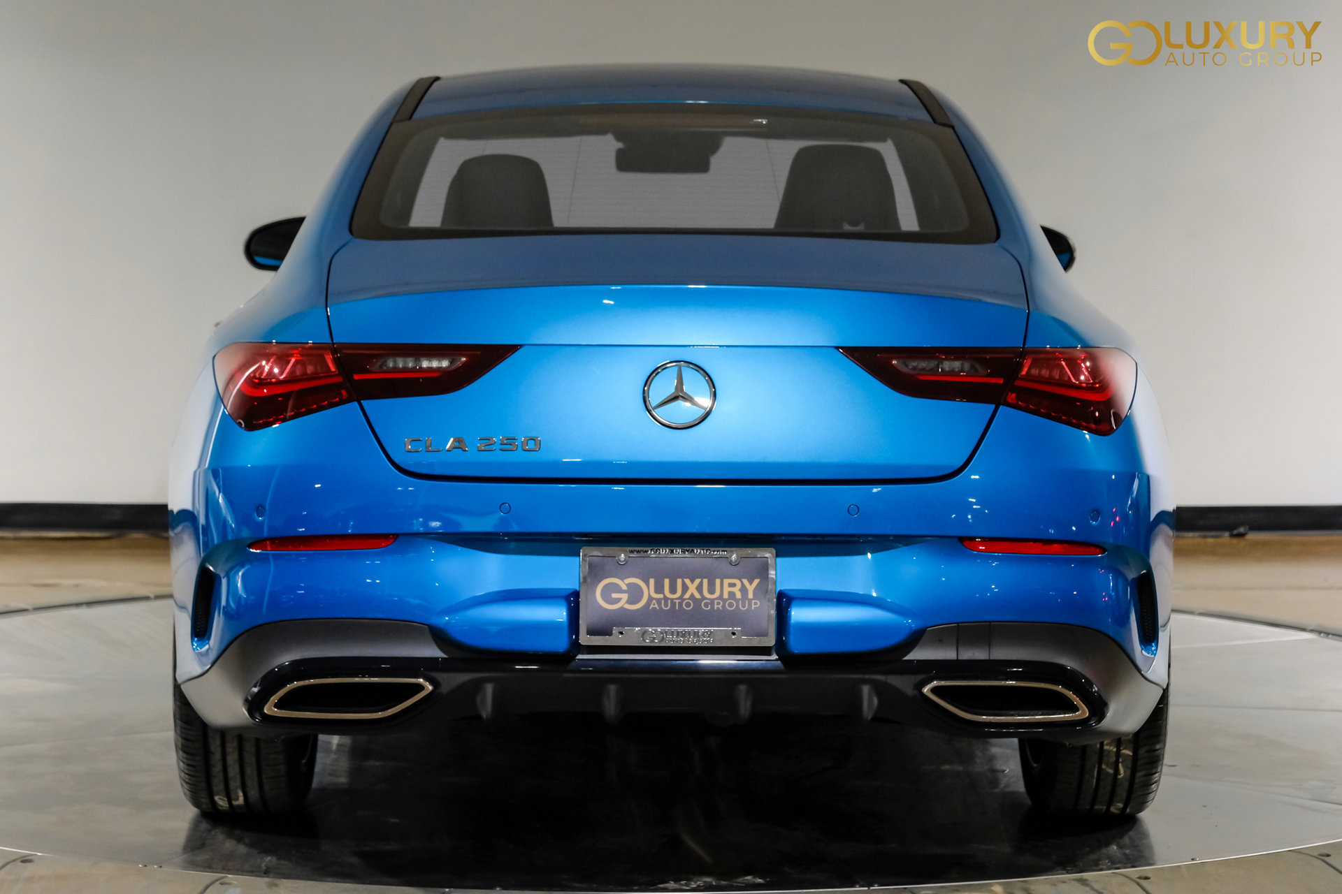 Used 2025 Mercedes-Benz CLA 250 w/ AMG Night Package image 11