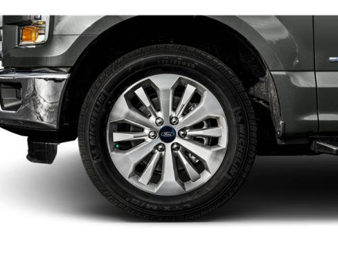 Used 2015 Ford F150 XLT w/ Equipment Group 302A Luxury AWD/4WD image 12
