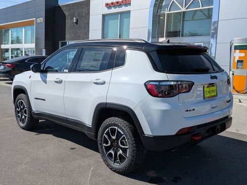 New 2026 Jeep Compass Trailhawk w/ Sun, Sound & Navigation Group AWD/4WD image 3