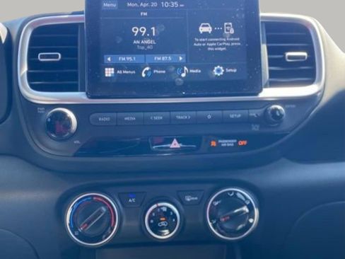 New 2026 Hyundai Venue SE FWD image 17