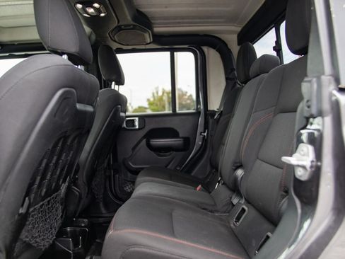 Used 2021 Jeep Gladiator Rubicon w/ Cold Weather Group AWD/4WD image 27