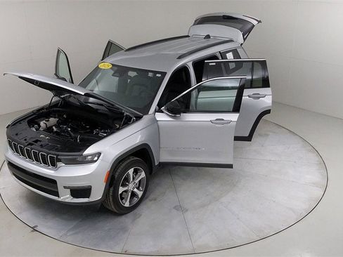 Used 2025 Jeep Grand Cherokee L Limited image 45