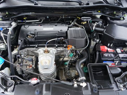 Used 2016 Honda Accord EX image 9