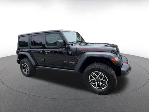 Used 2025 Jeep Wrangler Unlimited Rubicon AWD/4WD image 2