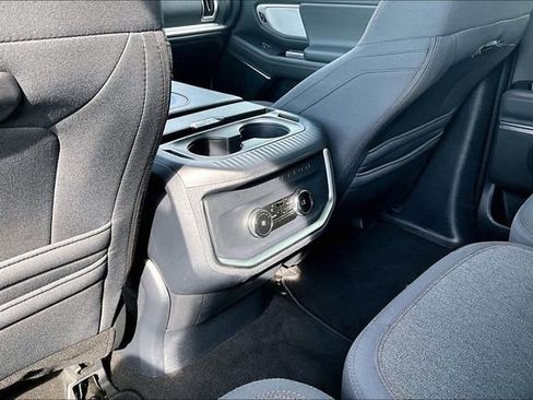 Used 2025 Ford Expedition Active AWD/4WD image 33