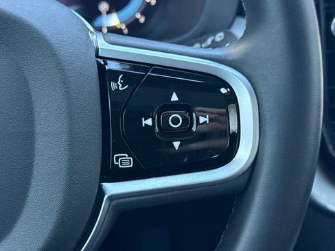 Used 2025 Volvo XC60 B5 Plus image 27