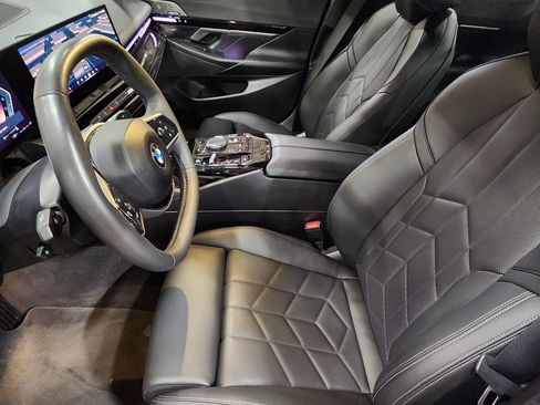 Used 2024 BMW 530i w/ Premium Package RWD image 29