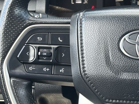 Certified 2025 Toyota 4Runner SR5 AWD/4WD image 18