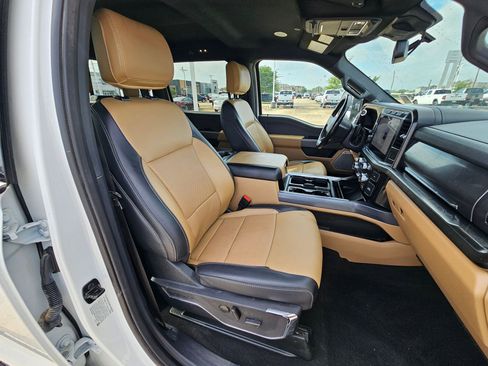 Certified 2024 Ford F250 Lariat w/ Lariat Ultimate Package AWD/4WD image 32