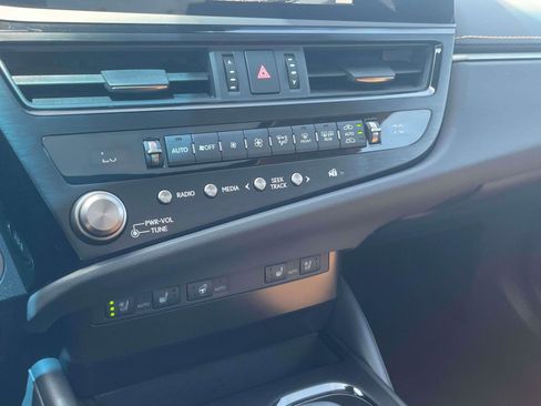 Used 2023 Lexus ES 250 w/ Premium Package AWD/4WD image 28