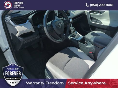 Used 2024 Toyota RAV4 XLE w/ Convenience Package FWD image 11