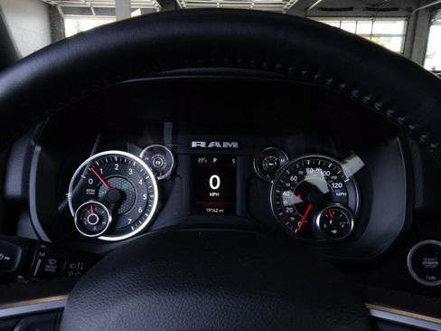 Used 2023 RAM 1500 Big Horn AWD/4WD image 12
