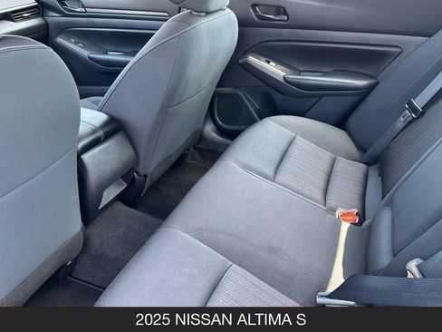 Used 2025 Nissan Altima 2.5 S FWD image 14