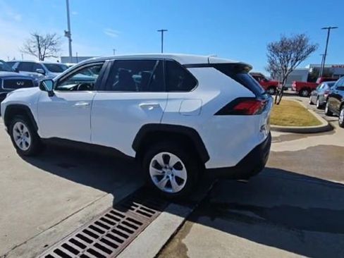 Used 2024 Toyota RAV4 LE image 6