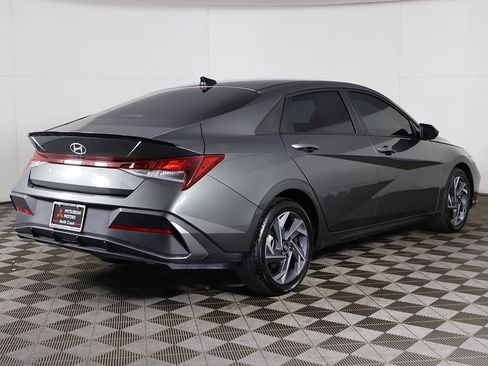 Used 2025 Hyundai Elantra Sport FWD image 8
