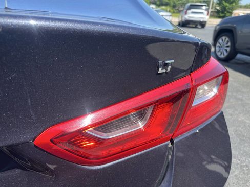 Used 2023 Chevrolet Malibu LT FWD image 9