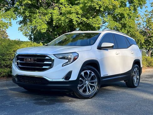 Used 2019 GMC Terrain SLT w/ Preferred Package FWD image 1