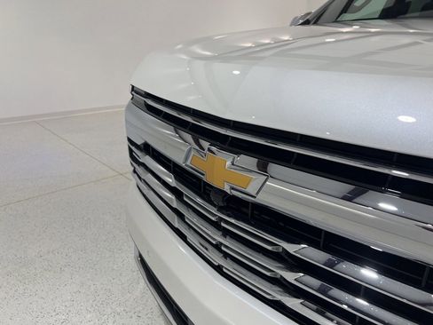 New 2025 Chevrolet Suburban Premier image 29