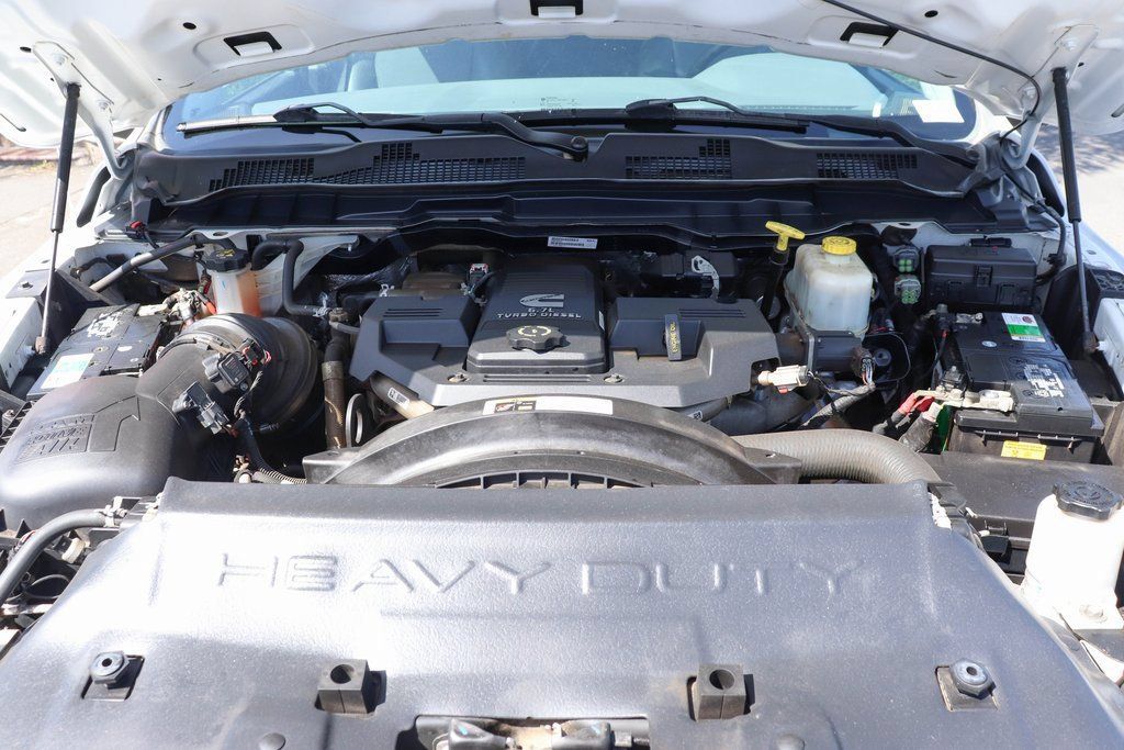 Used 2016 RAM 5500 Tradesman w/ Chrome Appearance Group RWD image 13