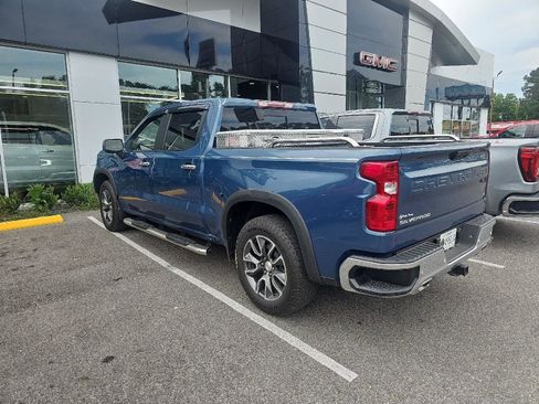 Used 2024 Chevrolet Silverado 1500 LT AWD/4WD image 2