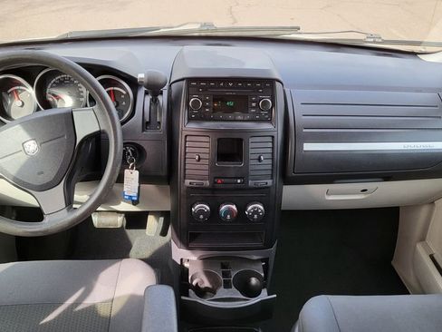 Used 2008 Dodge Grand Caravan SE image 27