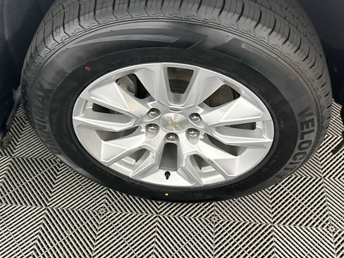 Used 2023 Chevrolet Silverado 1500 Custom image 11