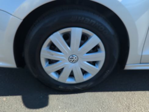 Used 2016 Volkswagen Jetta S image 25