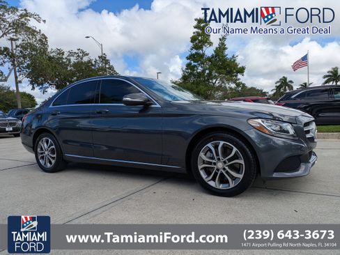 Used 2015 Mercedes-Benz C 300 4MATIC Sedan image 1