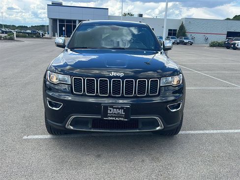 Used 2019 Jeep Grand Cherokee Limited AWD/4WD image 2