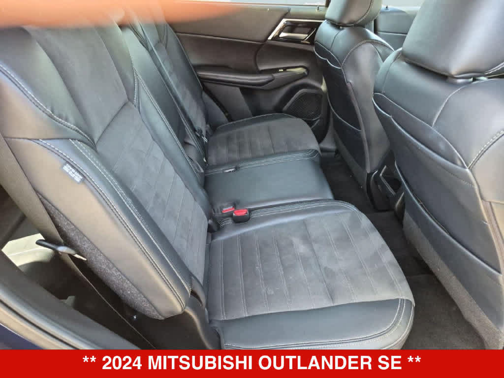 Used 2024 Mitsubishi Outlander SE AWD/4WD image 19