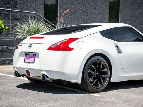 Used 2013 Nissan 370Z Coupe RWD image 28
