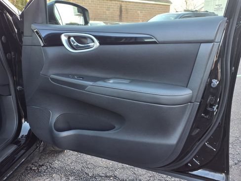 Used 2017 Nissan Sentra SV w/ Style Package image 12