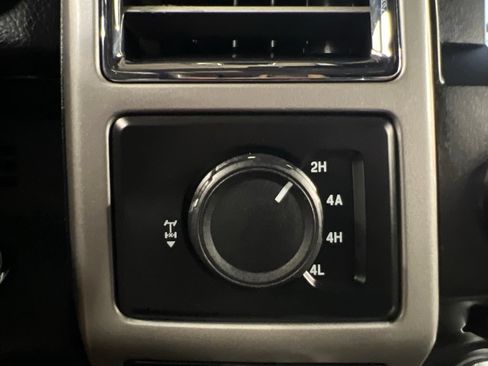 Used 2016 Ford F150 Lariat w/ Equipment Group 502A Luxury AWD/4WD image 21