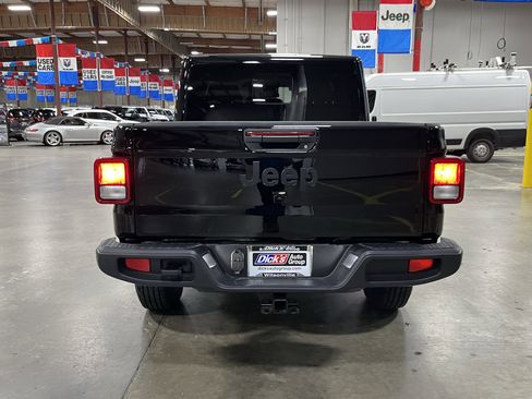 New 2025 Jeep Gladiator Sport image 4