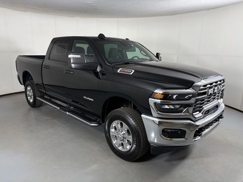 Used 2026 RAM 2500 Big Horn AWD/4WD image 2