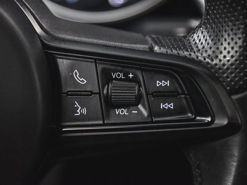 Used 2022 Alfa Romeo Giulia Veloce image 26