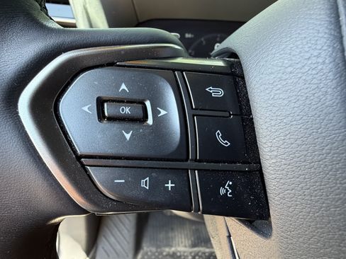 Used 2024 Lexus GX 550 w/ Accessory Package (Z1) AWD/4WD image 19
