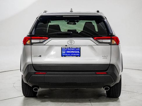 Used 2022 Toyota RAV4 XLE Premium AWD/4WD image 7