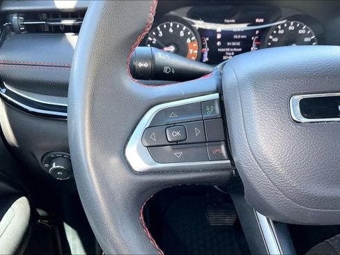 Used 2025 Jeep Compass Trailhawk AWD/4WD image 20