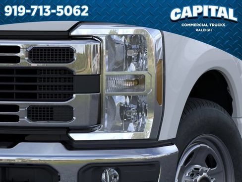New 2026 Ford F350 XL w/ XL Chrome Package RWD image 18