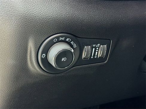 Used 2024 Jeep Compass Trailhawk image 10