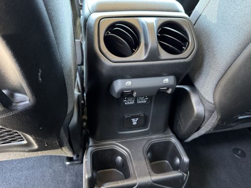 Used 2026 Jeep Gladiator Rubicon AWD/4WD image 32
