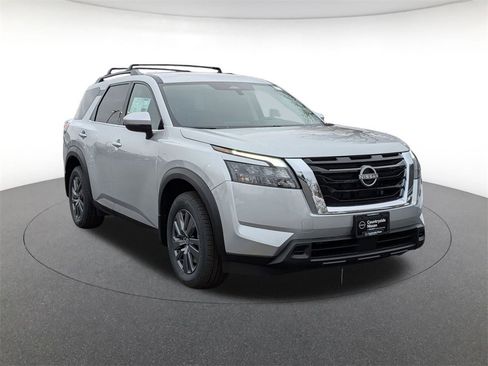 New 2025 Nissan Pathfinder SV image 3
