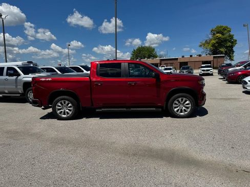 Used 2021 Chevrolet Silverado 1500 Custom w/ LPO, Dark Essentials Package AWD/4WD image 2