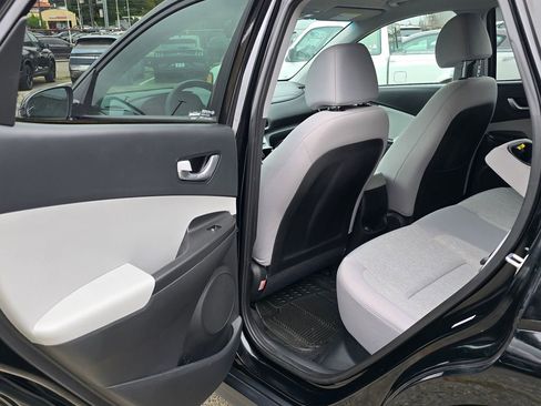 Used 2023 Hyundai Kona SE FWD image 13