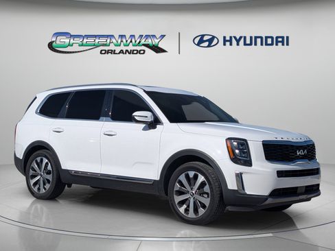 Used 2022 Kia Telluride EX w/ EX Premium Package FWD image 2